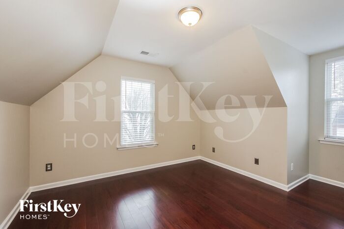 Building Photo - 6214 Forest Pond Dr