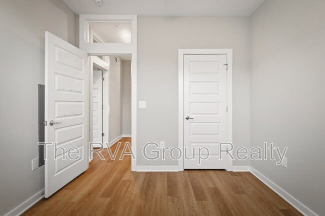 Building Photo - 918 Porter St