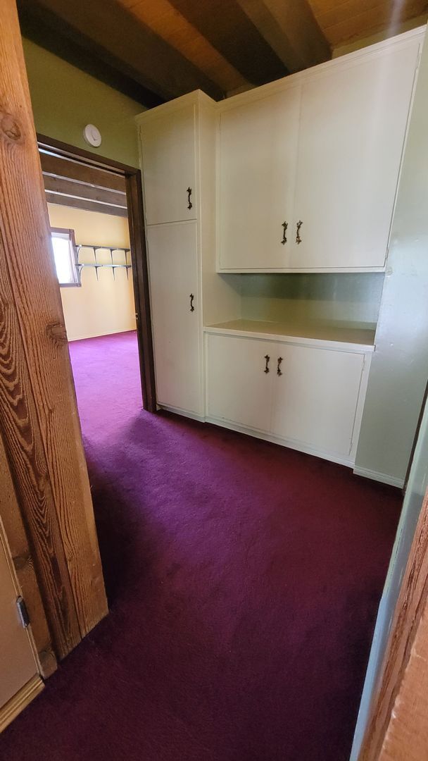 Building Photo - Spacious 6 Bedroom 5 Bathroom Within Walki...