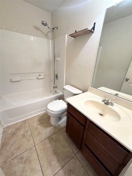 Building Photo - 4900 Meadow Trails Dr