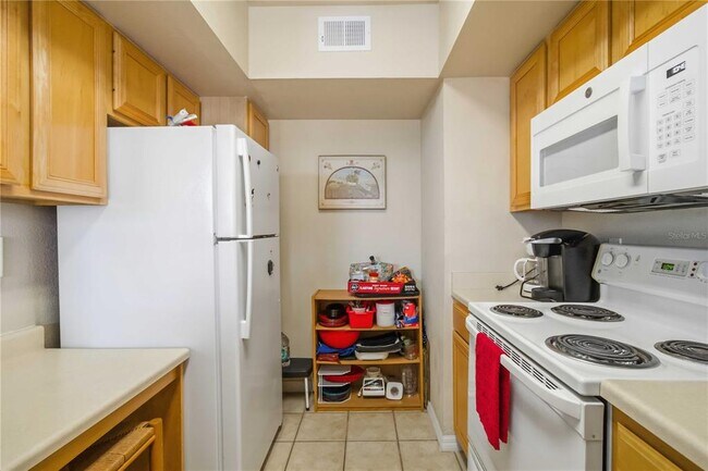 Building Photo - 1000 Villagio Cir