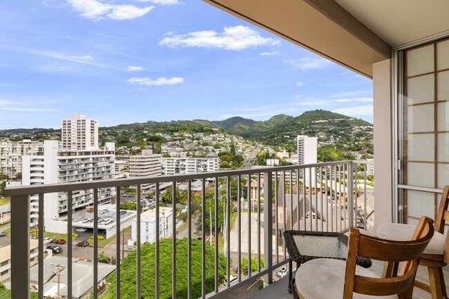 Building Photo - High floor, corner unit at Makiki Towers. Partially furnished, renovated 2-bedroom, 1.5 bathroom ...