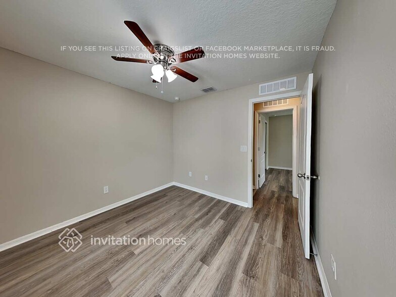 Building Photo - 10732 Southern Forest Dr