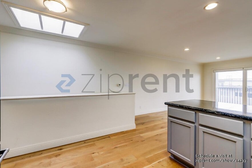 Building Photo - 18 Perego Terrace