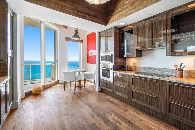 Building Photo - 2700 N Ocean Dr