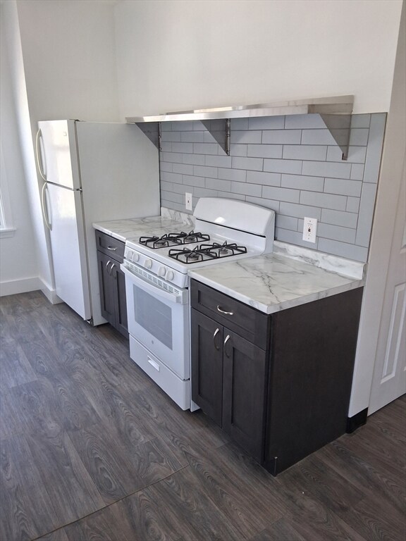 Building Photo - 16 Mason St