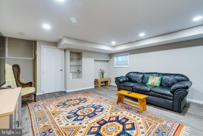 Building Photo - 12400 Bennett Rd