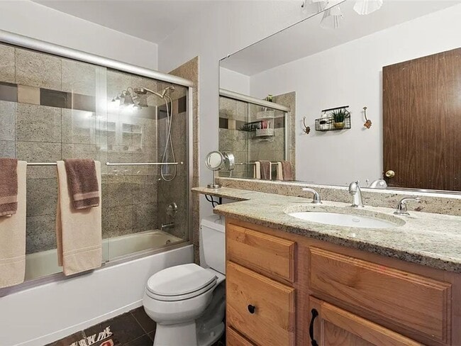 Building Photo - 2-Bedroom / 1-bath Charming Coronado Villa...