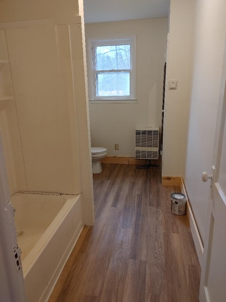 Building Photo - 8 Freehold Mills Dr