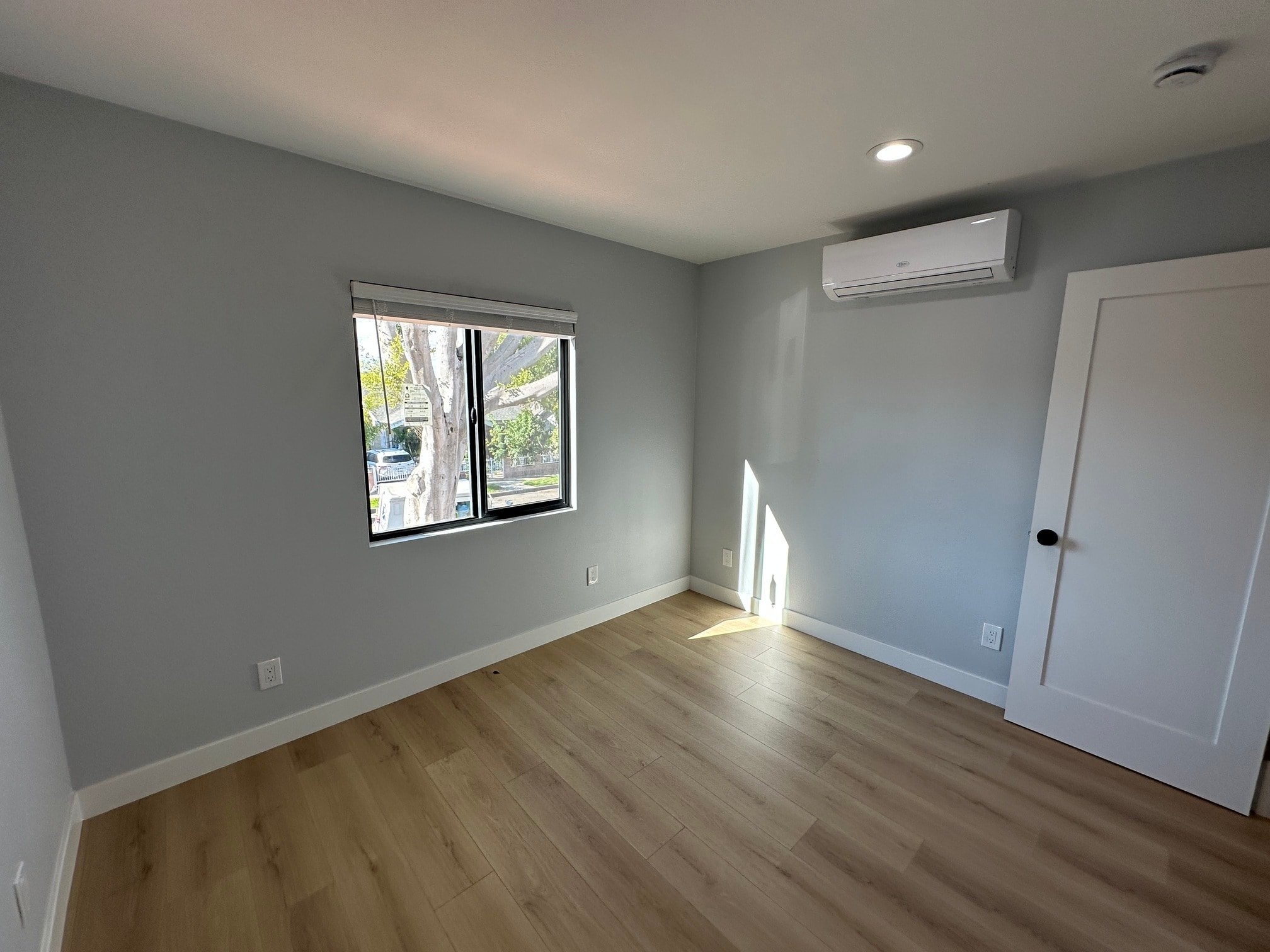 Building Photo - 826 Rose Ave