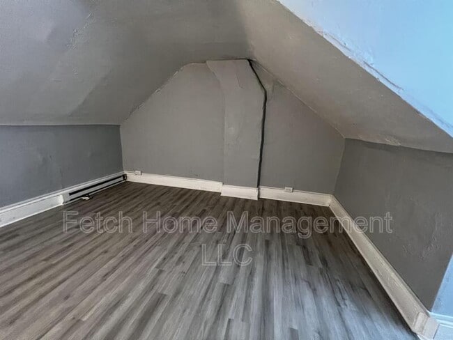 Building Photo - 538 Chester St