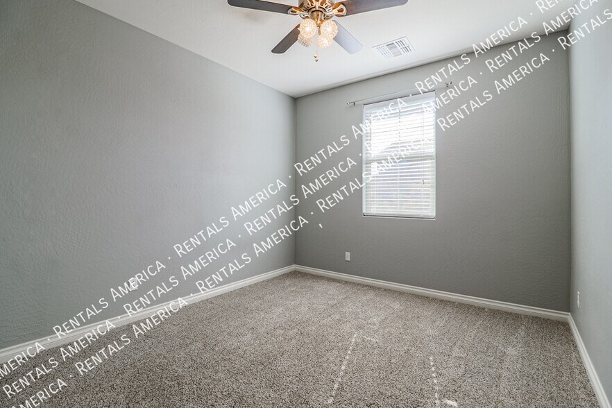 Building Photo - 10910 E Calypso Ave