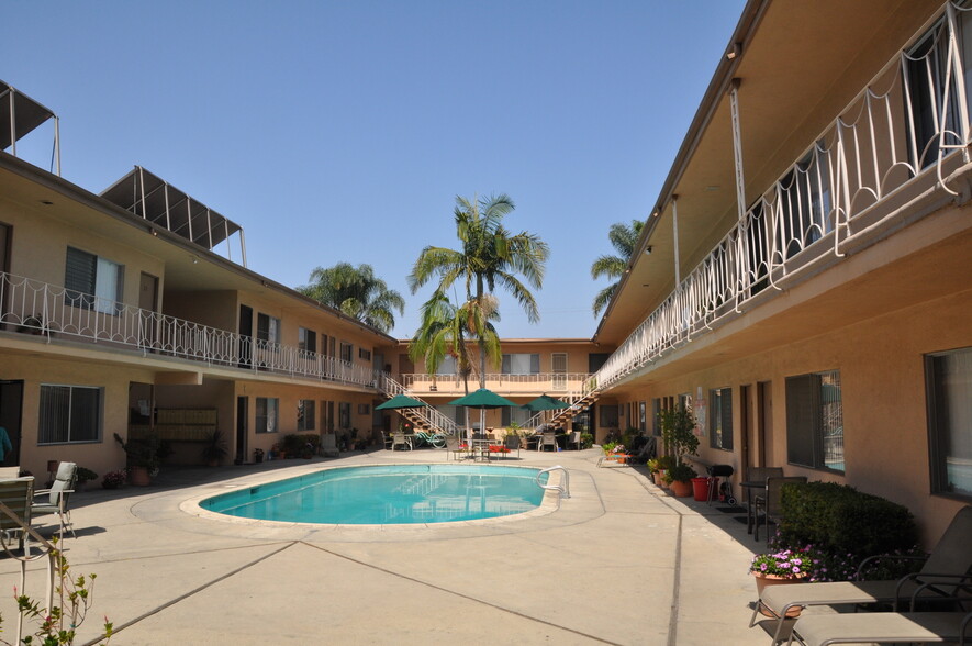 Interior Photo - Royal Palms Apartments