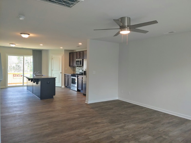 Building Photo - 8220 Waxhaw Hwy