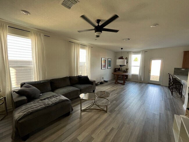 Building Photo - 4684 Via Sonoma Trail