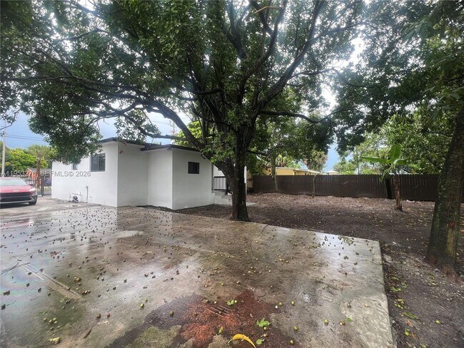 Building Photo - 13380 NW 32nd Ave