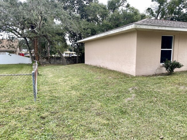 Building Photo - 2271 Granada Dr