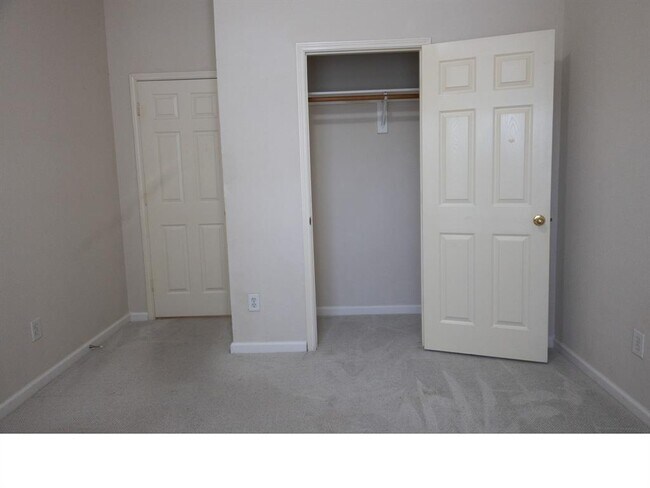 Building Photo - 4325 Palmdale Dr