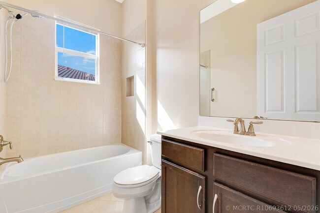 Building Photo - 2805 Bellarosa Circle