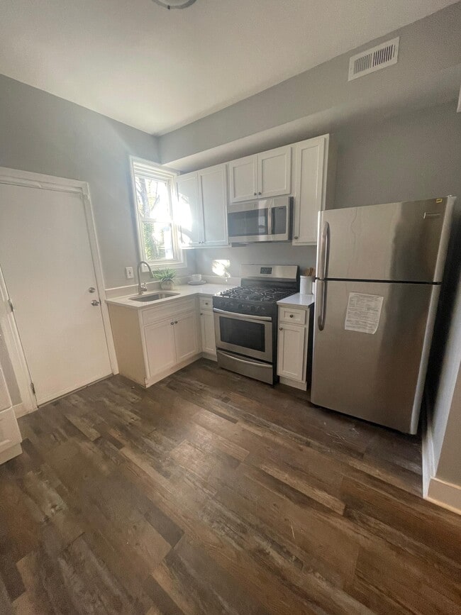 Building Photo - 645 Dumbarton Ave