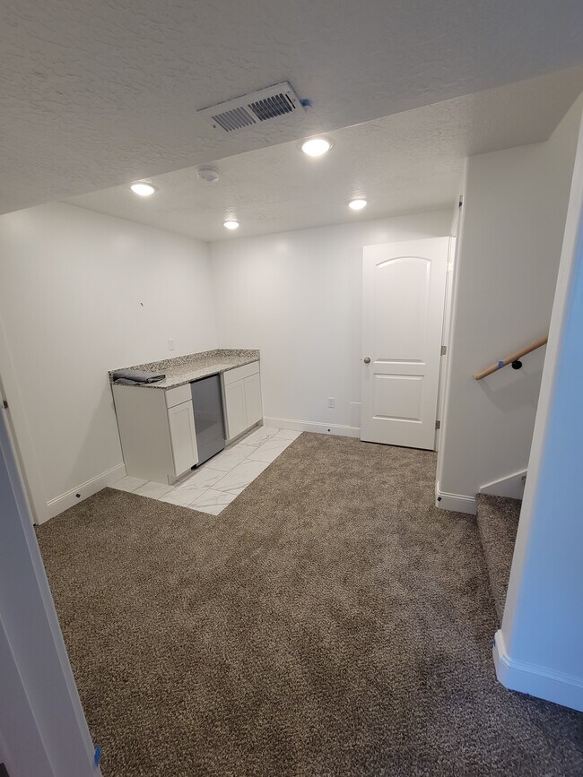 Building Photo - 3901 W 1850 N