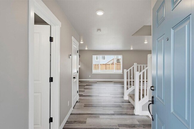 Building Photo - Spacious Newer Lacey Home | 3-Bed Home with A/C, Gas Fireplace, Bonus Loft & Fully Fenced Backyard!