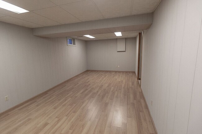 Building Photo - 306 W Briarwood Ln