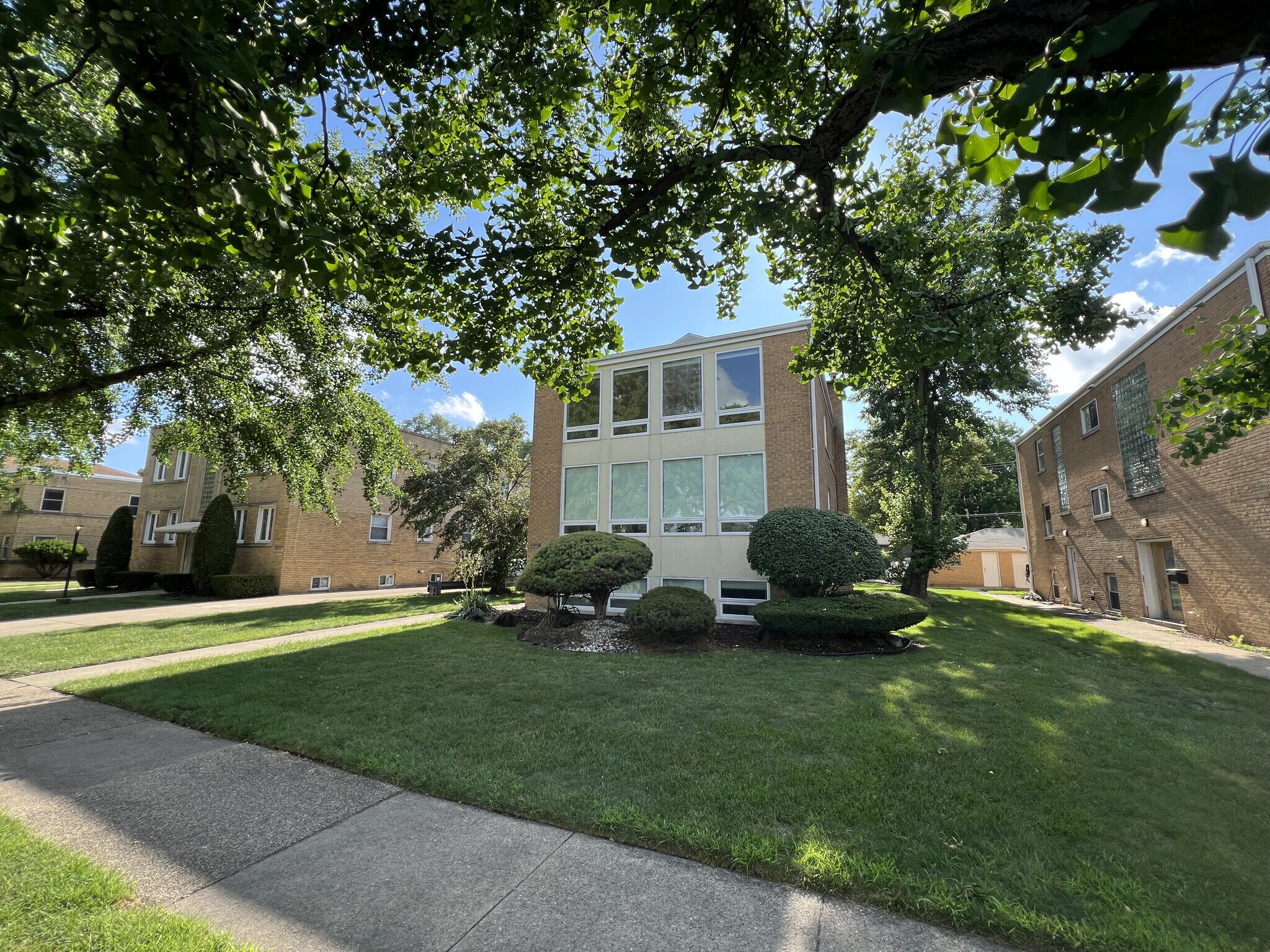 Building Photo - 3014 Harlem Ave