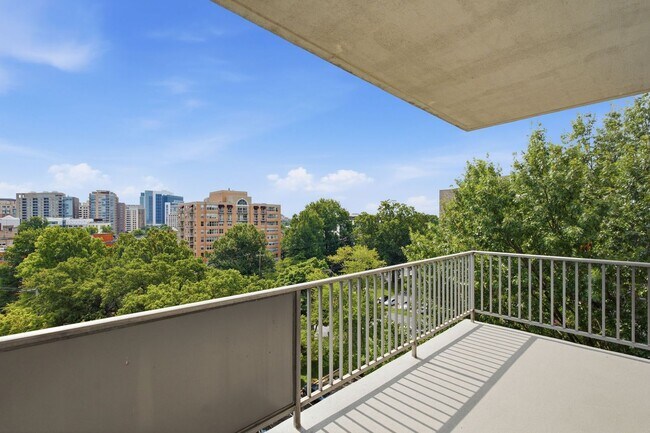 Building Photo - 8315 N Brook Ln