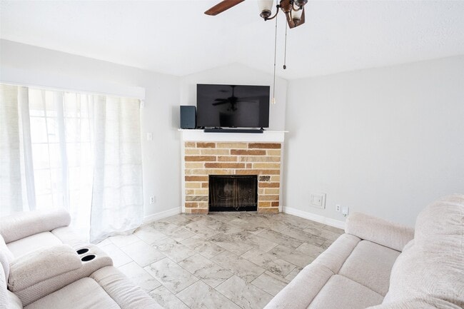 Building Photo - 2022 Crosscoach Ln