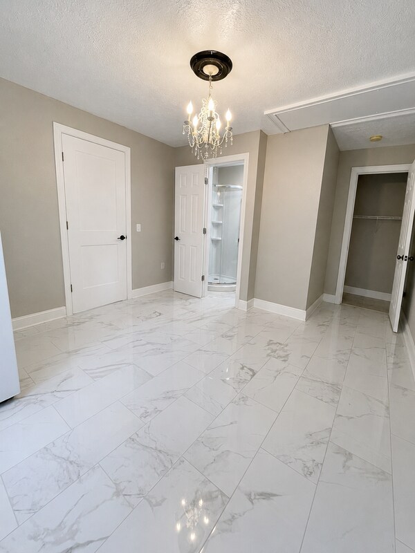 Building Photo - 24301 E Colonial Dr