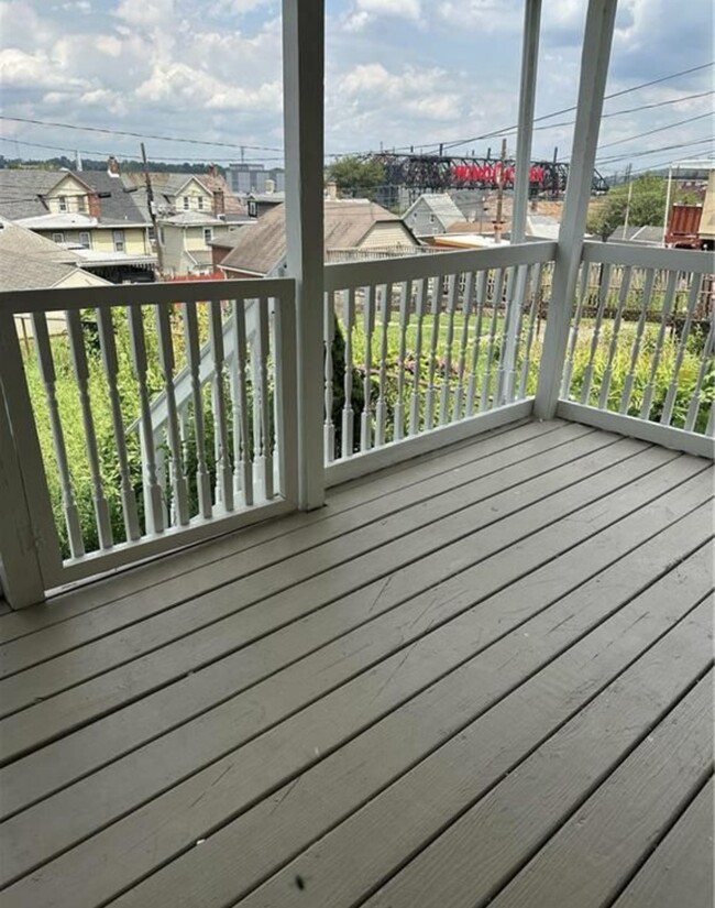 Backyard Deck - 1209 Mechanic St