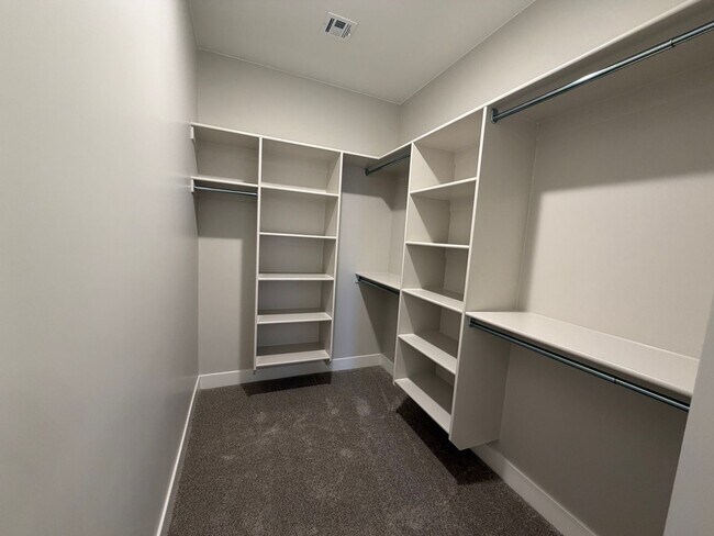 Building Photo - 608 Hemsworth Ln
