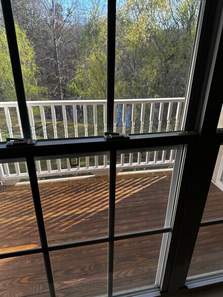 Building Photo - 533 Mill Pond Dr