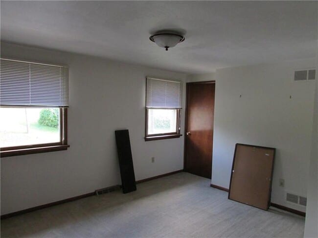 Building Photo - 125 Rock Run Rd