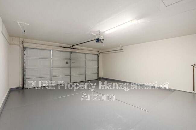 Building Photo - 6317 E Carolina Dr