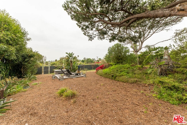 Building Photo - 28952 Selfridge Dr