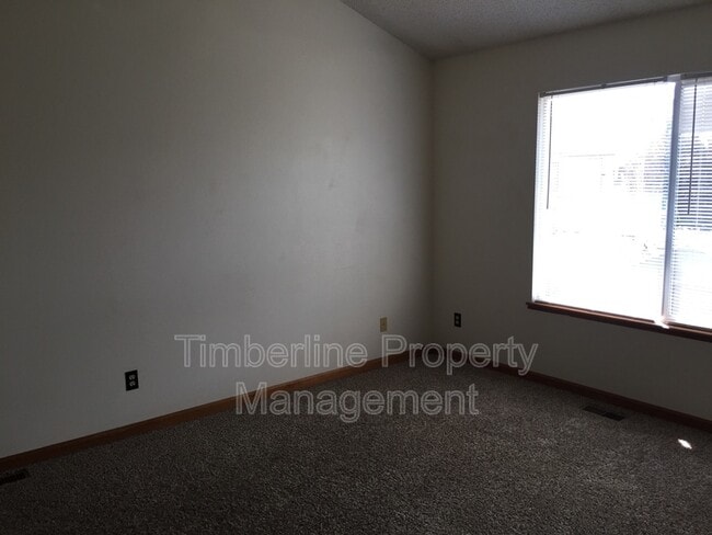 Building Photo - 8749 Bellcove Cir