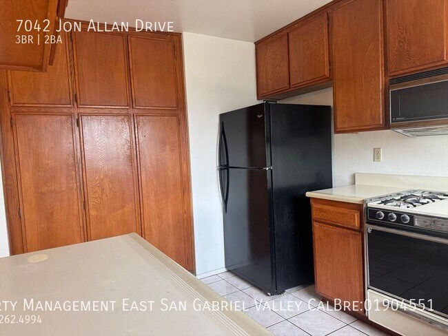 Building Photo - 7042 Jon Allan Dr