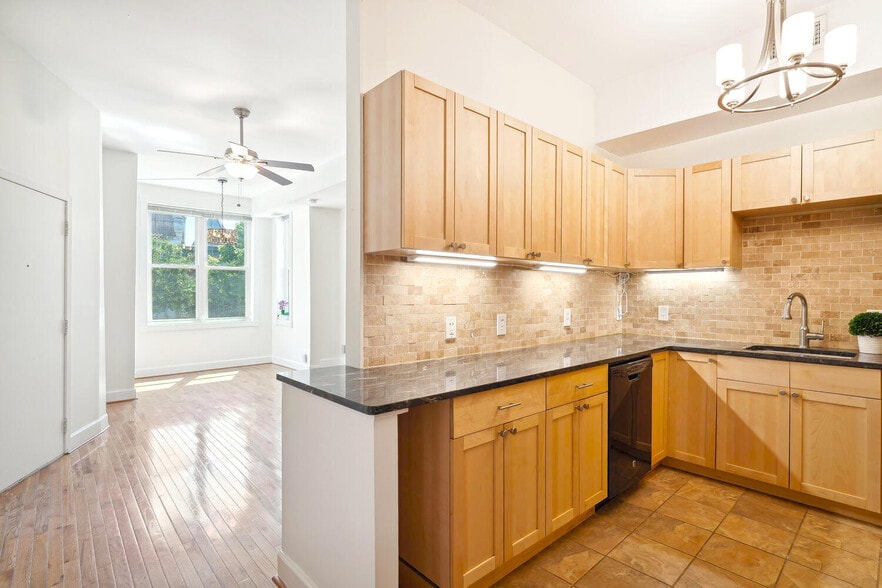 Primary Photo - 724 5th ST NE