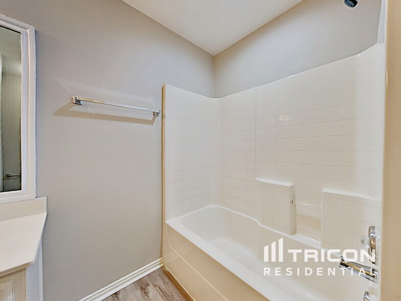 Building Photo - 9312 Rhoni Ct