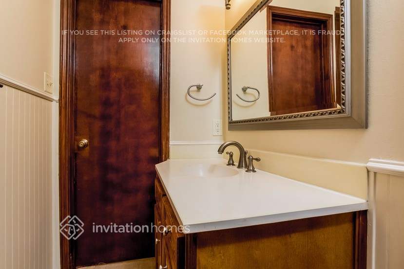 Building Photo - 18015 Tall Cypress Dr