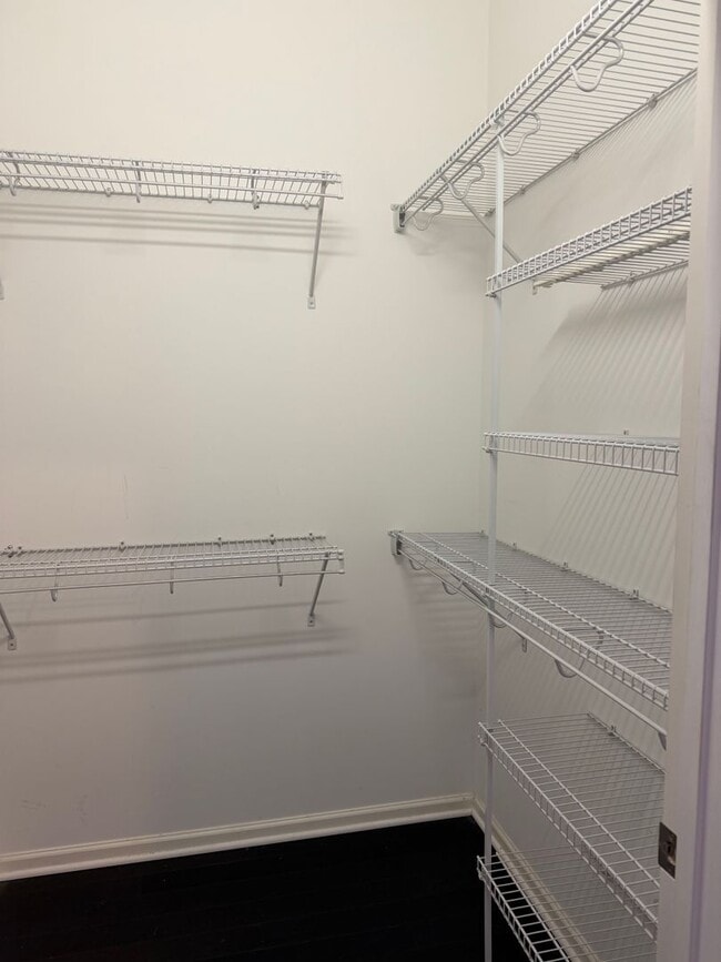 Building Photo - Close to Percy Priest Lake