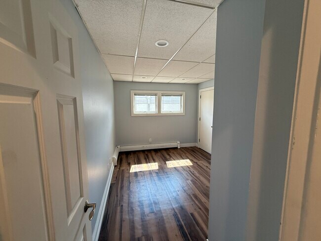 Building Photo - London Flats