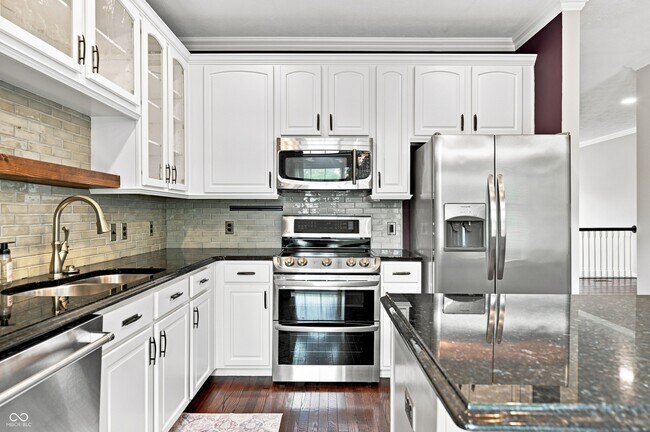 Building Photo - 353 Autumn Dr