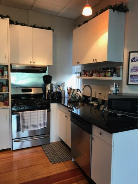 Building Photo - 544 Madison Ave