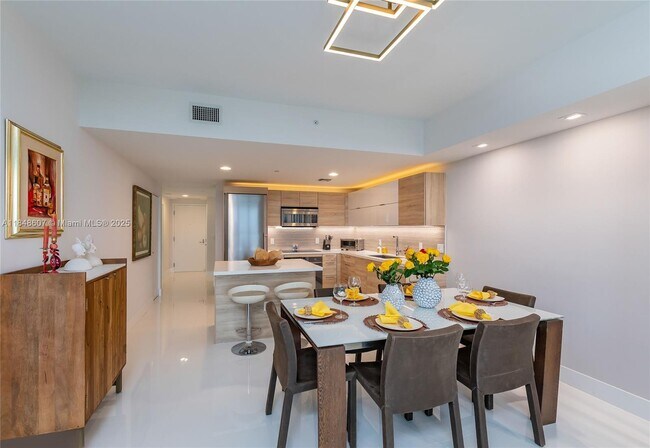 Building Photo - 16385 Biscayne Blvd