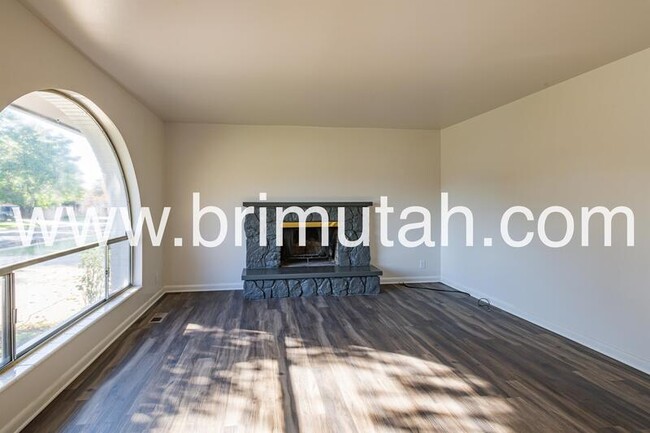 Building Photo - 1455 Plata Way