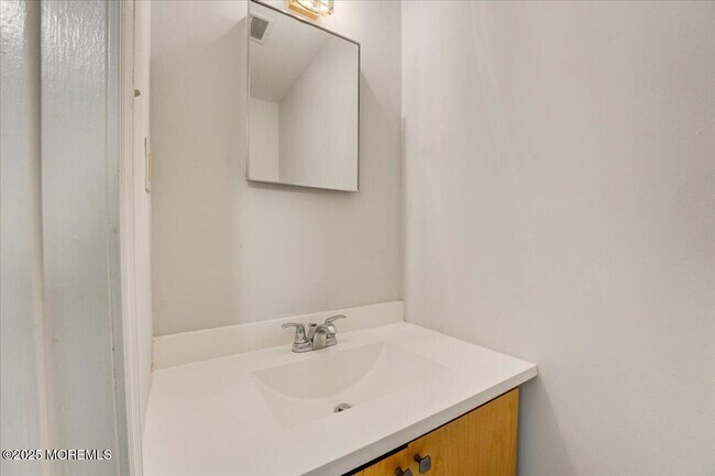 Building Photo - 291 Plum Dr