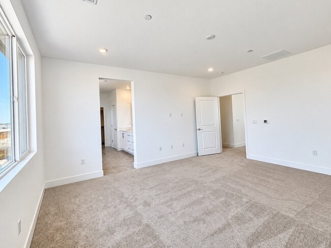 Building Photo - 4825 Badger Crk Ct
